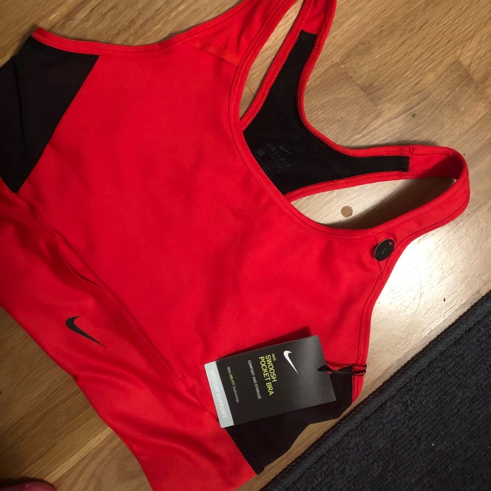 Nike sports bra dri fit swoosh pocket bra sz L